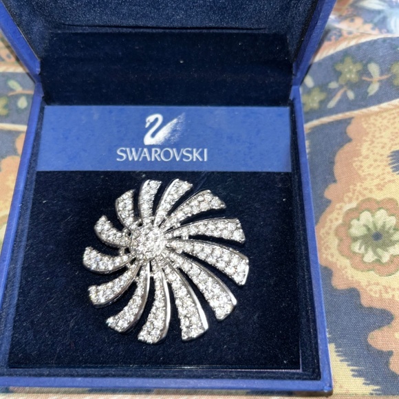 Signed Swarovski Pin Brooch Rhodium Plated Swirl with Clear Crystals - Picture 3 of 4